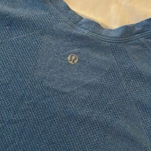Lululemon Men’s long sleeve top